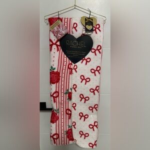 ✨NWT✨ RACHEL Rachel Roy: Oversized Reversible Plush Throw (60”x70”)